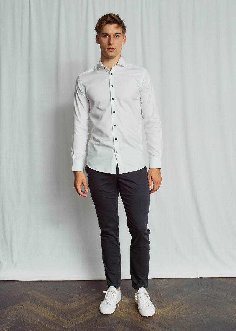 Modern Fit | Solid Textured Long Sleeve Shirt with Navy Buttons - White